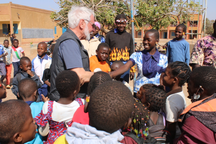 Promotion de jumelage : le Pr Jürgen WACKER et de Jean-Eric YANNA visitent le Creuset d’éveil de Dédougou