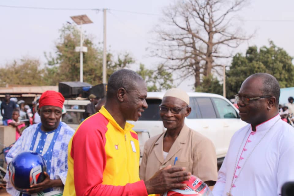 Sécurité routière : le Gouverneur de la Boucle du Mouhoun lance une caravane de sensibilisation au port du casque
