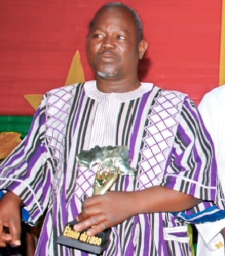 Nuit des Étoiles du Faso : Olivier Paré honoré du Prix national du meilleur engagement citoyen 2025