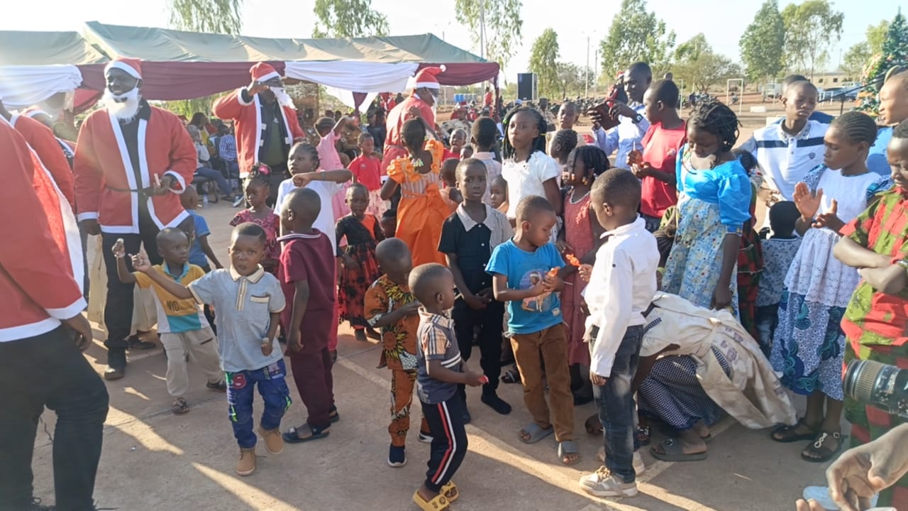 Dédougou : un arbre de Noël au profit des pupilles de la Nation dans la garnison de Dédougou